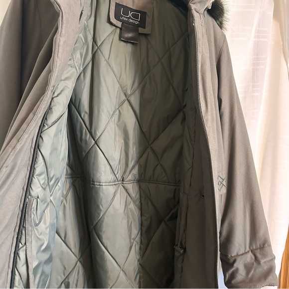 Utex Design Winter Coat. - Picture 10 of 13